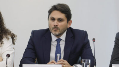 Ministra da Gestão e da Inovação em Serviços Públicos, Esther Dweck; o ministro de Minas e Energia, Alexandre Silveira; o ministro das comunicações, Juscelino Filho; o ministro do Desenvolvimento Agrário e Agricultura Familiar, Paulo Teixeira; e representantes dos ministérios da Defesa e da Ciência, Tecnologia e Inovações assinarão Acordos de Cooperação Técnica (ACTs), no âmbito do Programa de Governança e Modernização das Empresas Estatais – Inova. Participam o Ministério de Minas e Energia (MME) -  Empresa Brasileira de Participações em Energia (ENBPar), Indústrias Nucleares do Brasil (INB), Eletronuclear, Nuclebrás Equipamentos Pesados S.A (Nuclep); Ministério das Comunicações (MCOM) - Telecomunicações Brasileiras S.A (Telebrás); Ministério da Ciência, Tecnologia e Inovações (MCTI) - Centro Nacional de Tecnologia Eletrônica Avançada (Ceitec);Ministério da Defesa (MD) - Indústria  de Material Bélico do Brasil (IMBEL); Ministério do Desenvolvimento Agrário (MDA) - Banco Nacional de Desenvolvimento Econômico e Social (BNDES), Companhia de Entrepostos e Armazéns Gerais de São Paulo (CEAGESP), Companhia de Armazéns e Silos de Minas Gerais (CEASAMINAS), Companhia Nacional de Abastecimento (CONAB) - Sérgio Lima/Poder360 - 17.dez.2024