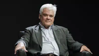Jornalista se torna mestre na produção de aguardente e lança Dr. Ulysses Jornalista se torna mestre na produção de aguardente e lança Dr. Ulysses