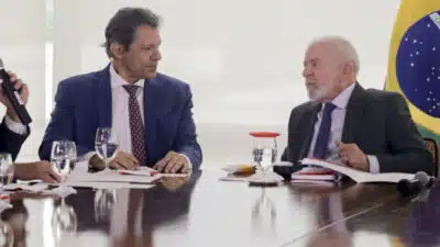 Presidente Luiz Inácio Lula da Silva com o ministro da Fazenda, Fernando Haddad durante reunião sobre crédito para a agricultura familiar.  | Sérgio Lima/Poder360 - 27.nov.2024