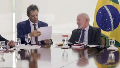 Presidente Luiz Inácio Lula da Silva com o ministro da Fazenda, Fernando Haddad durante reunião sobre crédito para a agricultura familiar.  | Sérgio Lima/Poder360 - 27.nov.2024