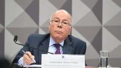 Comissão de Relações Exteriores e Defesa Nacional (CRE) promove audiência pública com o ministro das Relações Exteriores, para prestar informações no âmbito de suas competências.Mesa:
ministro de Estado das Relações Exteriores, Mauro Vieira.Foto: Edilson Rodrigues/Agência Senado