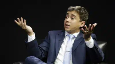 Deputado Nikolas Ferreira (PL-MG) durante gravação do Poder Entrevista, no estúdio do jornal digital Poder360. | Sérgio Lima/Poder360 - 04.fev.2025