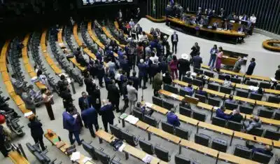 Brasília (DF) 18/12/2024  O Congresso Nacional realiza sessão semipresencial para votar o projeto da Lei de Diretrizes Orçamentárias (LDO) de 2025. (Senadores e Deputados da oposição e do governo negociam antes da votação da LDO). Foto Lula Marques/ Agência Brasil