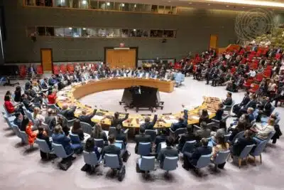 New York (United States), 05/06/2025.- A handout photo made available by the United Nations shows a view of Council members voting in favour of the resolution during the Security Council meeting on the situation in the Middle East, including the Palestinian question at United Nations Headquarters in New York, New York, USA, 04 June 2025. The resolution demanded an immediate unconditional and permanent ceasefire in Gaza respected by all parties, it further demanded the immediate unconditional release of all hostages, as well as the lifting of all restrictions on the entry of humanitarian aid into Gaza. The resolution received 14 votes in favour and one vote against (United States). The resolution was not adopted due to the veto by the US a permanent member. (Estados Unidos, Nueva York) EFE/EPA/Eskinder Debebe / UN Photo HANDOUT HANDOUT EDITORIAL USE ONLY/NO SALES