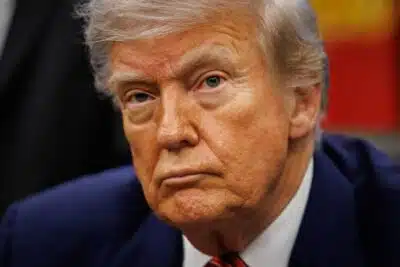 WASHINGTON (United States), 23/05/2025.- US President Donald Trump before signing executive orders on nuclear energy in the Oval Office of the White House, Washington, D.C., USA, 23 May 2025. Trump signed a total of five executive orders aimed at easing restrictions and expanding the nuclear energy industry. EFE/EPA/SAMUEL CORUM / POOL