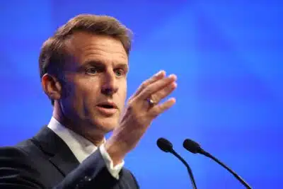 Singapore (Singapore), 30/05/2025.- French President Emmanuel Macron delivers his keynote address during the International Institute for Strategic Studies (IISS) Shangri-la Dialogue Defence Summit in Singapore, 30 May 2025. Defense ministers and officials from 47 countries are gathered in the city state for the IISS Shangri-la Dialogue, an annual high level defence summit in the Asia Pacific region. (Singapur) EFE/EPA/HOW HWEE YOUNG