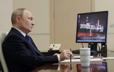 Moscow (Russian Federation), 25/06/2025.- Russian President Vladimir Putin holds a meeting via videoconference on the creation of new cultural, educational and museum complexes in Kaliningrad, Vladivostok, Kemerovo and Sevastopol, at the Novo-Ogaryovo state residence, outside Moscow, Russia, 25 June 2025. (Rusia, Kaliningrado, Moscú) EFE/EPA/GAVRIIL GRIGOROV / SPUTNIK / KREMLIN POOL