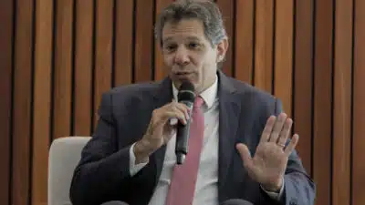 O ministro da Fazenda Fernando Haddad comenta a crise em torno do IOF e os impasses do governo, Encontros da revista piauí, em Brasília. | Sérgio Lima/Poder360 - 03.jun.2025
