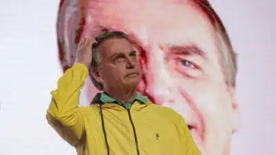 Ex-presidente Jair Bolsonaro participa do Encontro Nacional de Mandatárias. O evento é focado em prefeitas, vice-prefeitas e vereadoras eleitas em 2024. A ex-primeira dama Michelle Bolsonaro apresentou o evento que contou com a presença do presidente do PL Valdemar Costa Neto e de lideres do partido no Congresso Nacional. | Sérgio Lima/Poder360 - 06.jun.2025