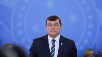 Pres. Bolsonaro participa da Cerimônia de Cumprimento aos Oficiais-Generais promovidos acompanhado pela primeira-dama Michelle Bolsonaro ministro da Defesa, Paulo Sérgio, general Braga Netto, comandante do Exercitio  general Marco Antônio Freire Gomes e a Brigadeiro Ana Paola.  | Sérgio Lima/Poder360 00.set.0000
