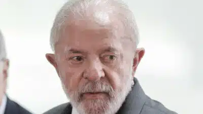 O presidente Luiz Inácio Lula da Silva (PT) recebe o presidente de Angola, João Manuel Lourenço (MPLA) no Palácio do Planalto, em Brasília. A visita de Lourenço e da primeira-dama angolana, Ana Dias Lourenço, é realizada durante a Semana da África no Brasil. | Sérgio Lima/Poder360 - 23.mai.2025