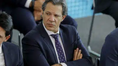 O presidente Luiz Inácio Lula da Silva (PT) durante o Plano Safra 2024/25 para agricultura empresarial e familiar. Segundo o ministro da Agricultura, Carlos Fávaro, o Safra 2024/25 terá R$ 475,56 bilhões em recursos disponíveis para financiamentos de pequenos, médios e grandes produtores, em cerimônia no Palácio d Planalto. | Sérgio Lima/Poder 360 - 03.jul.2024