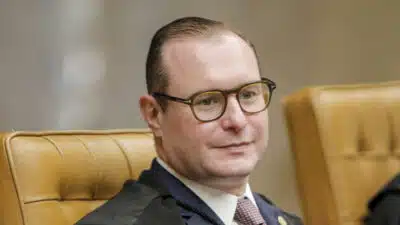 Ministro Luciano Zanin, durante sessão do Supremo Tribunal Federal (STF). | Sérgio Lima/Poder360 14.mai.2025