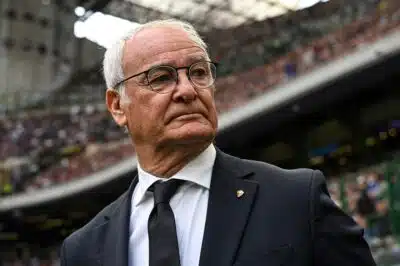 Romas Italian coach Claudio Ranieri looks on before the Italian Serie A football match between Inter Milan and Roma at the San Siro stadium in Milan on April 27, 2025. (Photo by Piero CRUCIATTI / AFP)