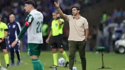 MG - BRASILEIRO A 2025, CRUZEIRO X PALMEIRAS - ESPORTES - MG - BELO HORIZONTE - 01/06/2025 - BRASILEIRO A 2025, CRUZEIRO X PALMEIRAS - Abel Ferreira técnico do Palmeiras durante partida contra o Cruzeiro no estádio Mineirão pelo campeonato Brasileiro A 2025. 01/06/2025 - Foto: GILSON LOBO/AGIF - AGÊNCIA DE FOTOGRAFIA/AGIF - AGÊNCIA DE FOTOGRAFIA/ESTADÃO CONTEÚDO