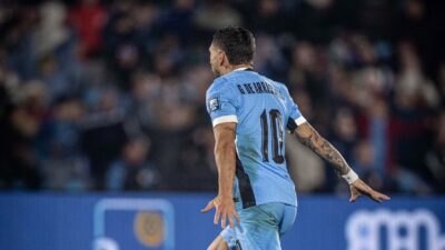 Arrascaeta faz gol de efeito em amistoso contra Venezuela