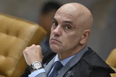 DF - ALEXANDRE DE MORAES/IMPEDIDO NO EUA - POLÍTICA - Foto, Ministro Alexandre de Moraes. Nesta quarta (26) o Ministro Alexandre de Moraes participa da sessão plenária do STF. A comissão de justiça dos EUA aprova projeto que impede entrada do Ministro Alexandre de Moraes nos Estados Unidos. 26/02/2025 - Foto: TON MOLINA/FOTOARENA/FOTOARENA/ESTADÃO CONTEÚDO