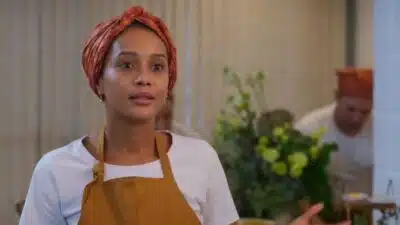 Raquel precisa comparecer ao evento de Ivan e Heleninha devido a um acidente