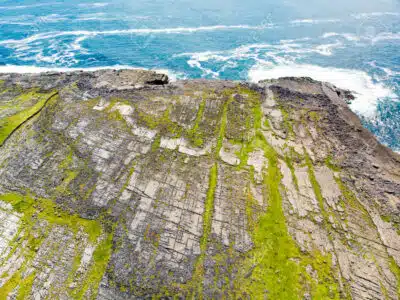 Que tal viver em uma ilha tropical e receber R$ 454.800? Veja como aceitar a proposta