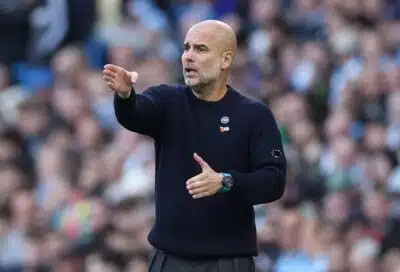 Manchester (United Kingdom), 25/10/2024.- Manchester City manager Pep Guardiola gestures during the English Premier League soccer match between Manchester City and Southampton FC, in Manchester, Britain, 26 October 2024. (Reino Unido) EFE/EPA/ADAM VAUGHAN EDITORIAL USE ONLY. No use with unauthorized audio, video, data, fixture lists, club/league logos, 'live' services or NFTs. Online in-match use limited to 120 images, no video emulation. No use in betting, games or single club/league/player publications.