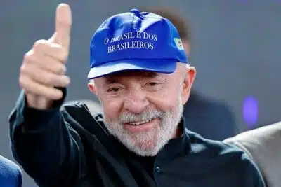 A aprovação de Lula excede a desaprovação em meio às tensões comerciais com os EUA