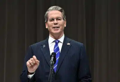OSAKA (Japan), 19/07/2025.- US Treasury Secretary Scott Bessent delivers a speech during the official ceremony of the USA National Day at the Osaka World Expo 2025, in Osaka, Japan, 19 July 2025. The US Treasury Secretary is visiting Japan as both countries are working to reach a deal in the ongoing US-Japan tariff negotiations. (Japón) EFE/EPA/SOICHIRO KORIYAMA