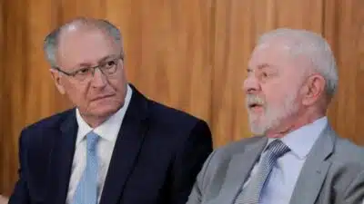 Lula assina programa Acredita Exportação, após acordo sem resultado com os EUA Lula assina programa Acredita Exportação, após acordo sem resultado com os EUA