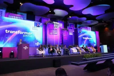 O presidente do Sebrae afirma que a solução econômica reside nos municípios, em parceria com os pequenos negócios O presidente do Sebrae afirma que a solução econômica reside nos municípios, em parceria com os pequenos negócios