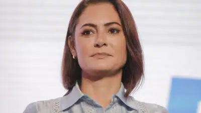 Ex-presidente Jair Bolsonaro participa do Encontro Nacional de Mandatárias. O evento é focado em prefeitas, vice-prefeitas e vereadoras eleitas em 2024. A ex-primeira dama Michelle Bolsonaro apresentou o evento que contou com a presença do presidente do PL Valdemar Costa Neto e de lideres do partido no Congresso Nacional. | Sérgio Lima/Poder360 - 06.jun.2025