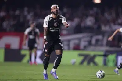 SP - BRASILEIRO A 2025, SÃO PAULO X CORINTHIANS - ESPORTES - SP - SÃO PAULO - 19/07/2025 - BRASILEIRO A 2025, SÃO PAULO X CORINTHIANS - Memphis Depay jogador do Corinthians lamenta durante partida contra o São Paulo no estádio Morumbi pelo campeonato Brasileiro A 2025. 19/07/2025 - Foto: ETTORE CHIEREGUINI/AGIF - AGÊNCIA DE FOTOGRAFIA/AGIF - AGÊNCIA DE FOTOGRAFIA/ESTADÃO CONTEÚDO