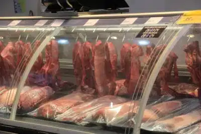 AL - CARREFOUR/CARNES - ECONOMIA - Após declarações do CEO Alexandre Bompard, da rede Carrefour, sobre as carnes do Brasil, frigoríficos brasileiros prometem boicotar as carnes para a rede francesa, com o apoio do ministro de agricultura, Carlos Fávaro. As ações da rede de supermercado caíram na Bolsa de Valores e o presidente da Câmara, deputado Arthur Lira, pretende apresentar projeto de protecionismo comercial nos produtos brasileiros fora do Brasil. O estoque nas lojas desta grande loja em Maceió, em Alagoas, continua normalizado. 26/11/2024 - Foto: GUIDO JR./FOTOARENA/FOTOARENA/ESTADÃO CONTEÚDO