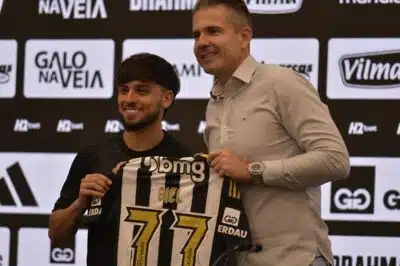 MG - FUTEBOL/ATLÉTICO-MG/BIEL - ESPORTES - O jogador Biel é apresentado ao Atlético-MG, nesta sexta-feira (25), na Arena MRV,   em Belo Horizonte (MG). Com 24 anos e passagem de destaque recente pelo Bahia, o   atacante, que pertence ao Sporting-POR, chega ao Galo por empréstimo válido por um   ano.   25/07/2025 - Foto: ARACELI SOUZA/MYPHOTO PRESS/ESTADÃO CONTEÚDO