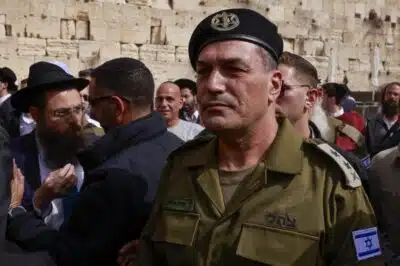 Israel's newly appointed armed forces chief, Lieutenant General Eyal Zamir, (R) visits the Western Wall in the old city of Jerusalem on March 5, 2025. Zamir said during his inauguration on March 5 that Israel's mission to defeat Palestinian militant group Hamas was 