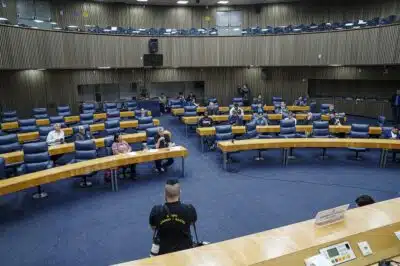 Câmara Municipal de SP suspende reunião de líderes partidários, restringindo o acesso do público e as transmissões Câmara Municipal de SP suspende reunião de líderes partidários, restringindo o acesso do público e as transmissões