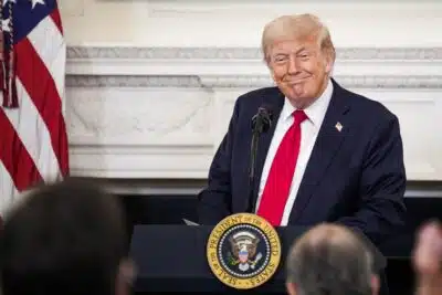 Washington (United States), 14/07/2025.- US President Donald Trump participates in the White House Faith Office Luncheon in the State Dining Room at the White House in Washington, DC, USA, 14 July 2025. EFE/EPA/YURI GRIPAS / POOL