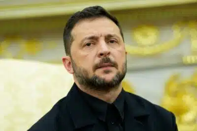 WASHINGTON (United States), 18/08/2025.- Ukraine's President Volodymyr Zelensky meets with United States President Donald J Trump (not pictured) in the Oval Office of the White House in Washington, DC, USA, 18 August 2025. European Leaders are at the White House in support of President Zelenskyy following President Trumps meeting with President Vladimir Putin of Russia in Anchorage, Alaska, USA, on August 15, 2025. (Rusia, Ucrania, Estados Unidos) EFE/EPA/AARON SCHWARTZ / POOL