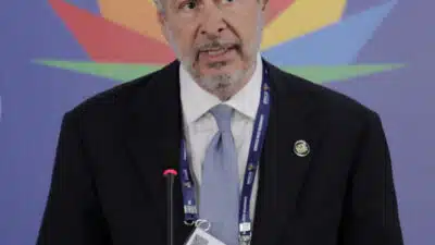 Entrevista coletiva do presidente Luiz Inácio Lula da Silva, André Corrêa do Lago,secretário de Clima, Energia e Meio Ambiente do Ministério das Relações Exteriores e Presidente da COP 30, eo ministro das Exteriores do Mauro Vieira, após o término da 17ª Reunião dos BRICS, no Museu de Artes Moderna (MAM) do Rio de Janeiro.| Sérgio Lima/Poder360 - 05.jul.2025