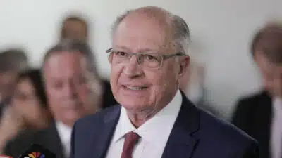 GeraldoAlckmin-FernandoHaddad-SimoneTebet-RuiCosta-Taxacao-RicardoAlban-CNI-JosueGomes-FIESP-15jul2025