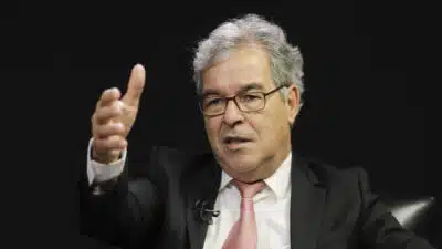 O presidente da ApexBrasil (Agência Brasileira de Promoção de Exportações e Investimentos), Jorge Viana, 65 anos, no estúdio do jornal digital Poder360, em Brasília,  O ex-senador e ex-governador do Estado do Acre concedeu entrevista gravada para o repórter Gabriel Benevides. Viana falou sobre acordo Mercosul-UE e política externa | Sérgio Lima/Poder360 - 12.dez.2024