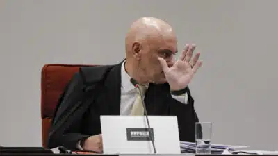 Depoimento do ex-ministro da Defesa e Casa Civil, Braga Netto - A 1ª Turma do STF (Supremo Tribunal Federal) no segundo dia dos depoimentos dos 8 réus do núcleo 1 da ação penal que investiga a tentativa de golpe de Estado em 2022. O 1º deles a ser ouvido é o ex-ajudante de ordens de Jair Bolsonaro (PL), o tenente-coronel Mauro Cid, que firmou um acordo de delação premiada com a PF (Polícia Federal), homologado pelo STF.  Ele é o 1º justamente por ser o réu delator. A ordem dos demais depoimentos respeitará a ordem alfabética. | Sérgio Lima/Poder360 - 10.jun.2025