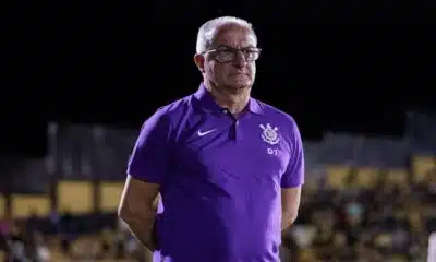 SP - COPA DO BRASIL/NOVORIZONTINO X CORINTHIANS - ESPORTES - O técnico Dorival Júnior estreia no comando do Corinthians na partida de ida contra o Novorizontino pela terceira   fase da Copa do Brasil 2025, realizada na noite desta quarta-feira (30), no Estádio Doutor Jorge Ismael de Biasi,   em Novo Horizonte (SP).   30/04/2025 - Foto: DOUGLAS MORETI/AGÊNCIA F8/ESTADÃO CONTEÚDO