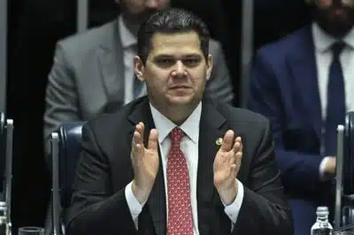 DF - ABERTURA DO BRICS/PARLIAMENTARY FORUM - POLÍTICA - Foto, Presidente do Senado, Senador Davi Alcolumbre. Nesta quarta (4) ocorre a Abertura do BRICS Parliamentary Forum no Senado Federal. 04/06/2025 - Foto: TON MOLINA/FOTOARENA/FOTOARENA/ESTADÃO CONTEÚDO