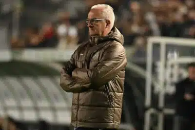 RS - JUVENTUDE X/CORINTHIANS - ESPORTES - Imagens da partida de futebol entre o Juventude e o Corinthians, pelo Campeonato Brasileiro, Série A, válida pela  19ª rodada, disputada no Estádio Alfredo Jaconi. técnico do Corinthians, Dorival Junior. Caxias do Sul, RS (11). 11/08/2025 - Foto: ANTONIO MACHADO/FOTOARENA/FOTOARENA/ESTADÃO CONTEÚDO