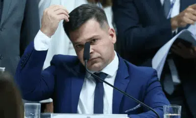 Silvinei Franco é condenado a pagar R$ 546 mil por campanha ilegal para Bolsonaro Silvinei Franco é condenado a pagar R$ 546 mil por campanha ilegal para Bolsonaro