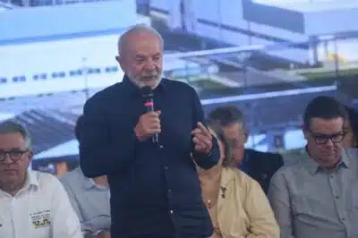 PE - LULA/PERNAMBUCO/HEMOGRÁS - POLÍTICA - O Presidente da República, Luiz Inácio Lula da Silva, acompanhado de ministros e assessores, participa da cerimônia de   inauguração da fábrica de hemoderivados da Empresa Brasileira de Hemoderivados e Biotecnologia (Hemobrás), em Goiana, no   Estado de Pernambuco. A nova planta fabril vai produzir medicamentos essenciais ao Sistema Único de Saúde (SUS), como   albumina, imunoglobulina e fatores de coagulação VIII e IX -, por meio do plasma das doações de sangue da população.      14/08/2025 - Foto: GENIVAL FERNANDES VIEIRA/UAI FOTO/ESTADÃO CONTEÚDO