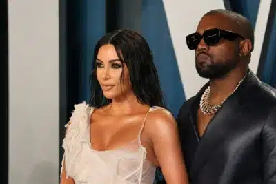 Kim Kardashian revela risco de aneurisma após divórcio turbulento Kim Kardashian revela risco de aneurisma após divórcio turbulento