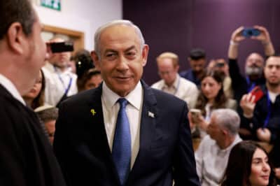 Israel e Hamas assinam acordo de libertação de reféns em troca de cessar-fogo Israel e Hamas assinam acordo de libertação de reféns em troca de cessar-fogo