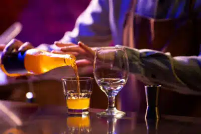 SP e Ministério da Saúde fiscalizam gráficas de rótulos de bebidas suspeitas