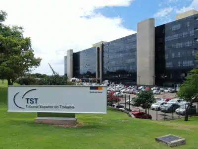 Tribunal do Trabalho: pagamento em dobro para cargos de confiança
