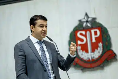 Carlos Cézar pode ser o novo conselheiro do TCE na gestão Tarcísio após saída de Sidney Beraldo Carlos Cézar pode ser o novo conselheiro do TCE na gestão Tarcísio após saída de Sidney Beraldo
